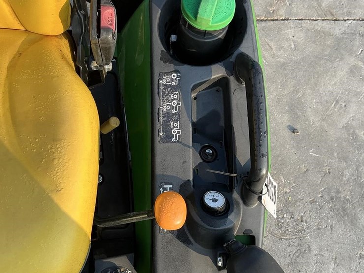 2018-john-deere-1025r-image-13