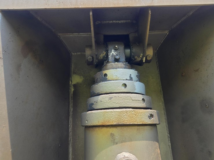 2005-hilbilt-end-dump-image-55
