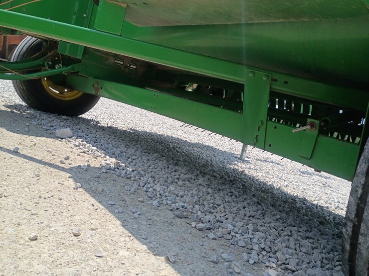 john-deere-348-image-35