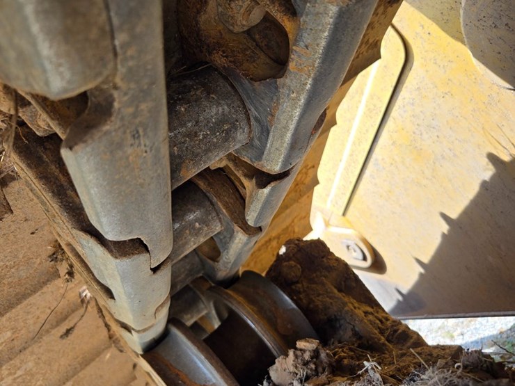 2019-caterpillar-d6-image-68