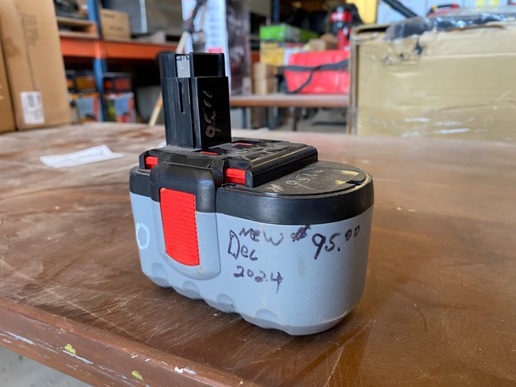 #39190-•-power-tool-batteries-image-2