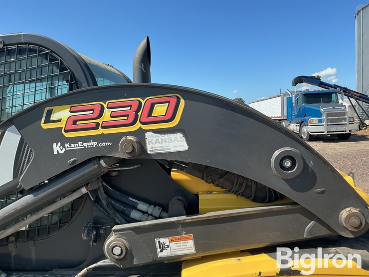 2012-new-holland-l230-image-14