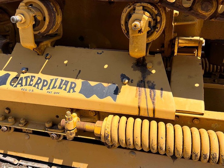caterpillar-thirty-image-25