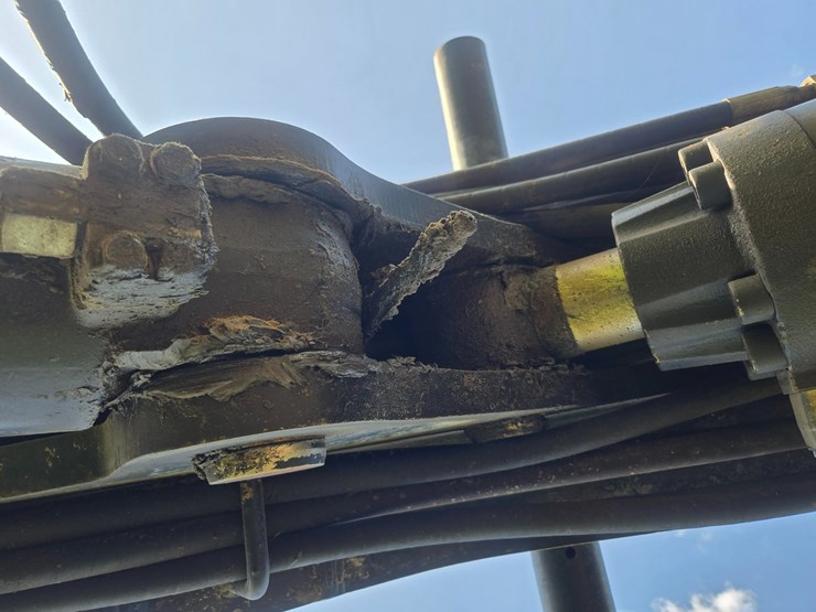 2015-caterpillar-521b-image-108