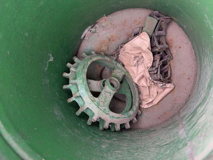 john-deere-two-row-planter-image-15