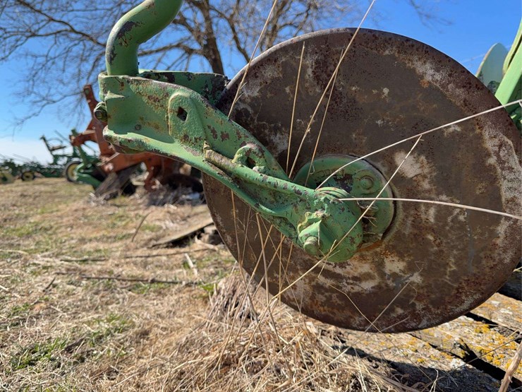 john-deere-no.-44-three-point-three-bottom-plow-image-29