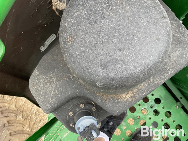 2017-john-deere-s690-image-10