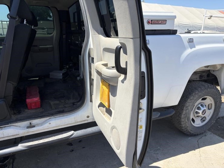 2012-gmc-sierra-2500-image-14