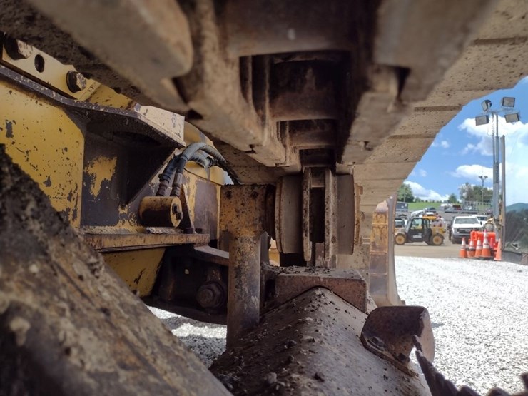 caterpillar-d4c-image-28