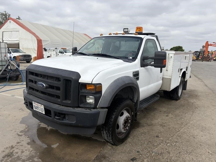 2009-ford-f550-xl-image-1