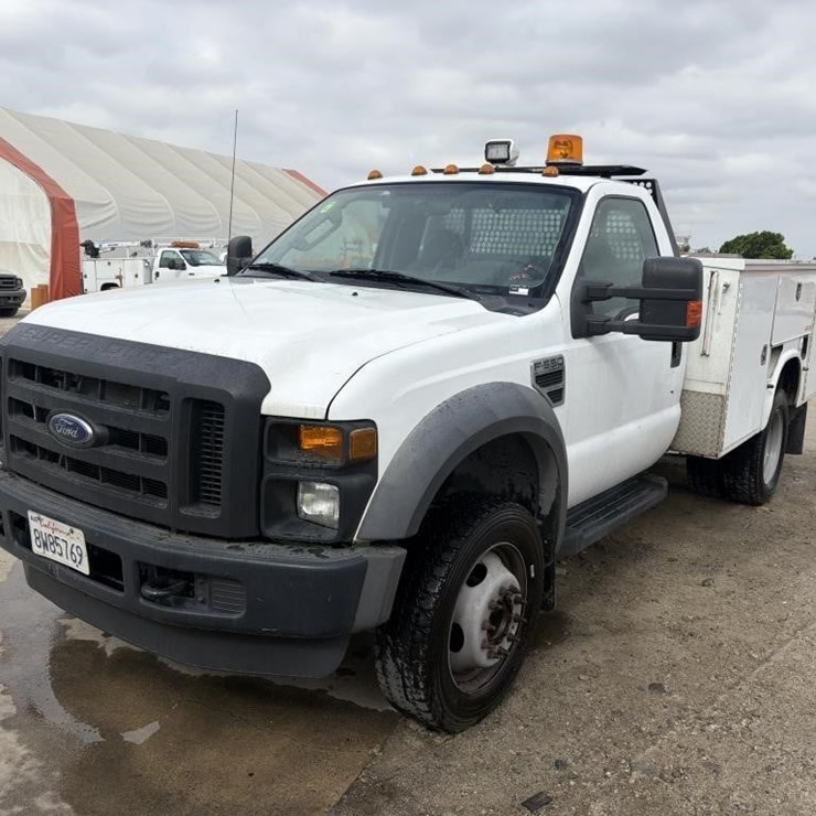 2009 FORD F550 XL