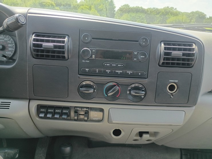 2007-ford-f550-image-42