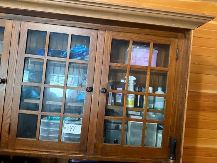 oak-mission-style-cabinet-w/glass-doors-image-6