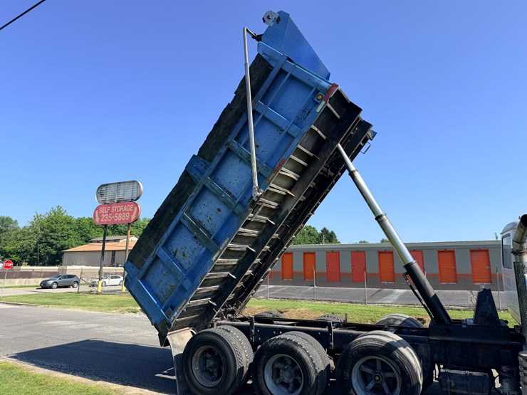 1993-mack-dm690s-image-25