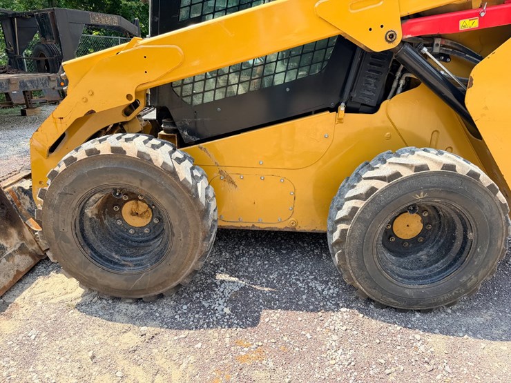2014-caterpillar-272d-image-92