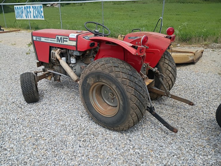 1978-massey-ferguson-210-image-3