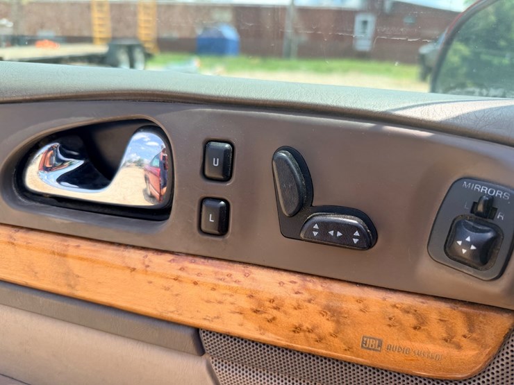 #25037-•-1998-lincoln-continental-passenger-car-image-55