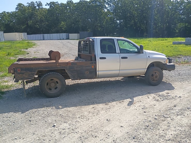 2003-dodge-ram-3500-image-10