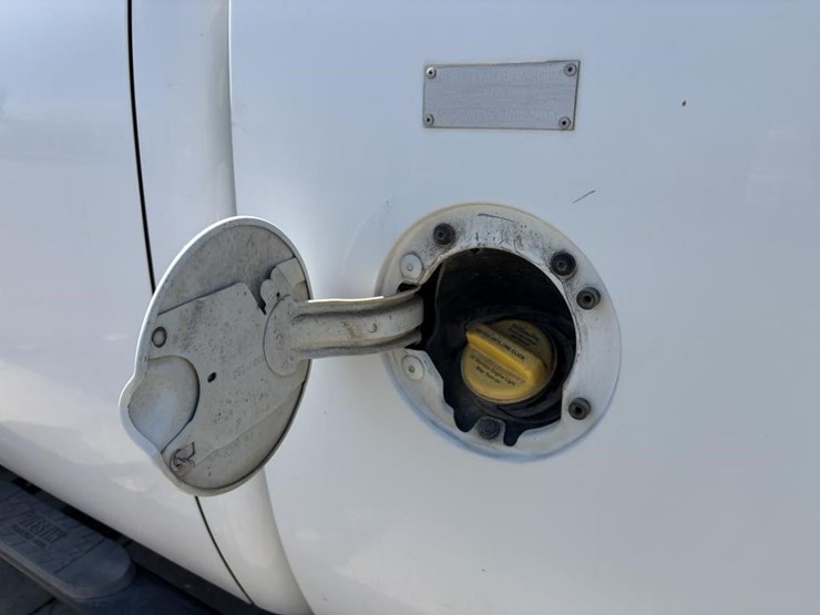 2012-gmc-sierra-2500-image-6