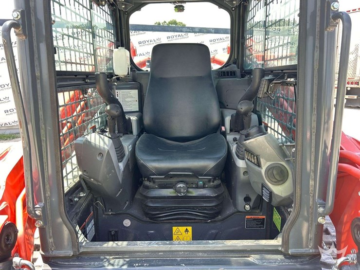kubota-svl97-2-compact-track-loader-skid-steer-image-14