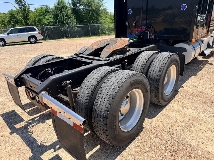 2010-kenworth-t800-image-63