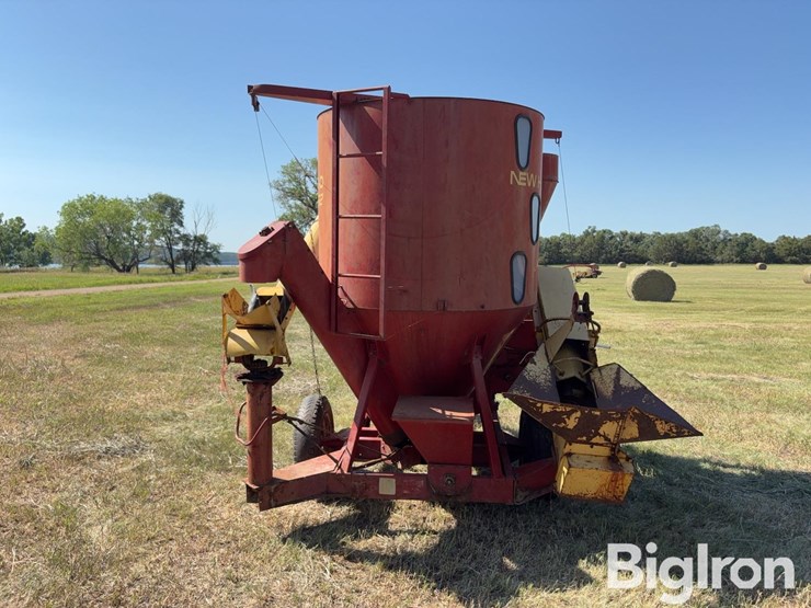 new-holland-352-image-6