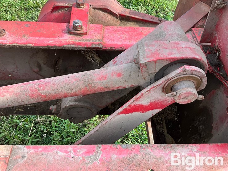 massey-ferguson-12-image-16