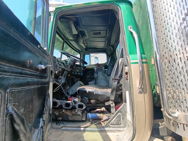 1997-mack-rd688s-image-30