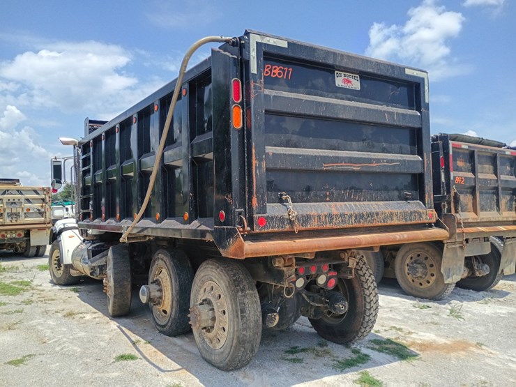 2014-peterbilt-367-image-4
