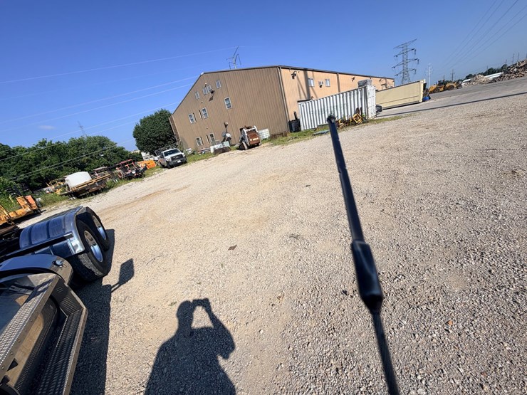 2021-peterbilt-579-image-96