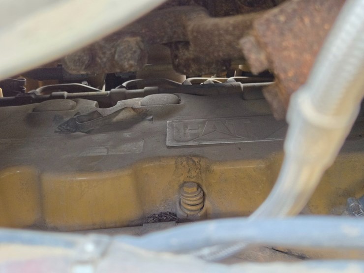 2019-caterpillar-d6-image-25