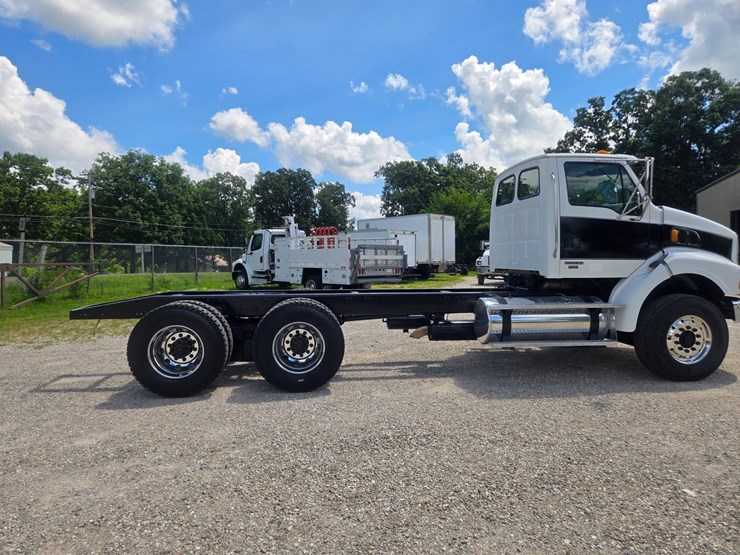 2005-sterling-l9500-image-14