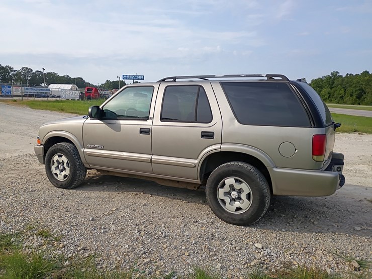 2003-chevrolet-blazer-image-4