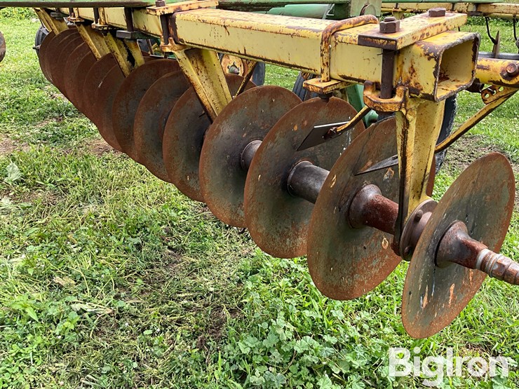 john-deere-220-image-12