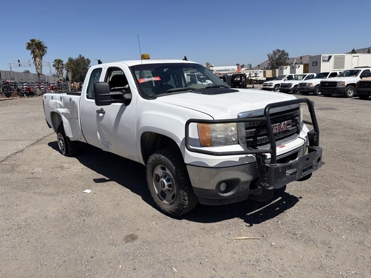 2012-gmc-sierra-2500-image-2