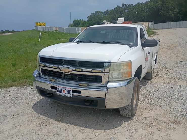 2008-chevrolet-silverado-3500-image-16