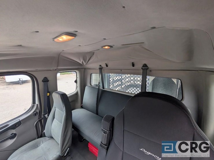 2012-freightliner-m2-stakebed-truck-image-31