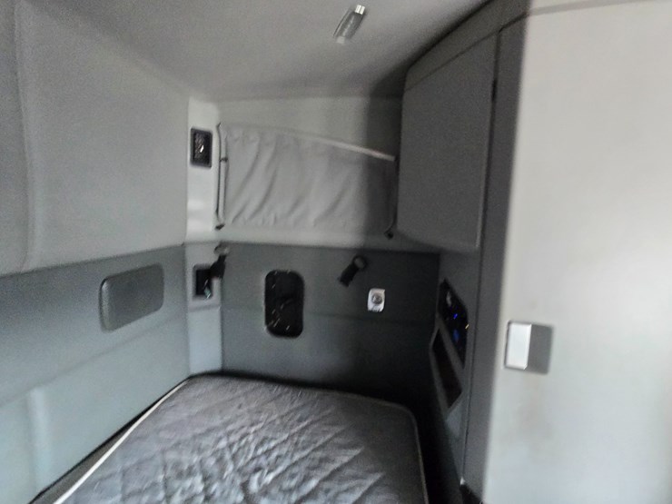 2018-kenworth-t680-image-69