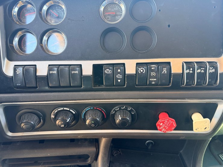 2010-kenworth-t800-image-99