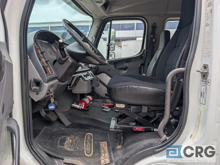 2012-freightliner-m2-stakebed-truck-image-14