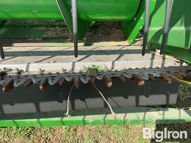 2020-john-deere-625f-image-18