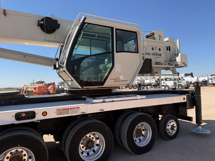 2014-peterbilt-367-image-8