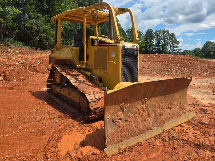 2005-caterpillar-d5n-xl-image-12