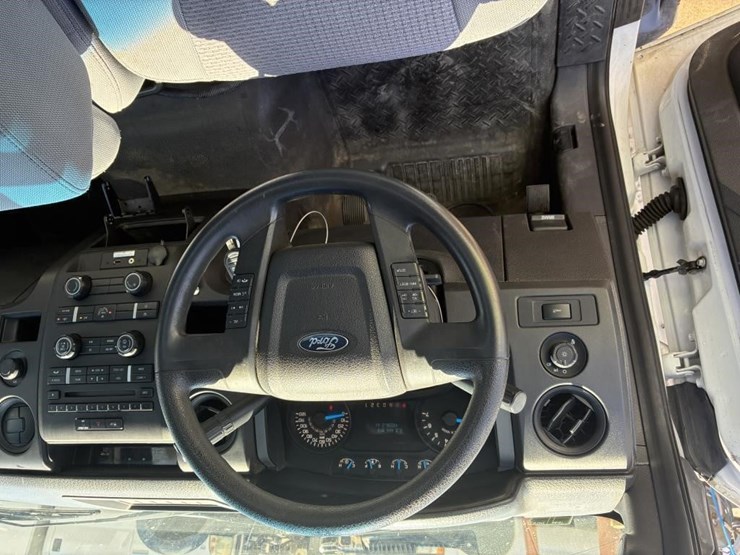 2014-ford-f150-image-14
