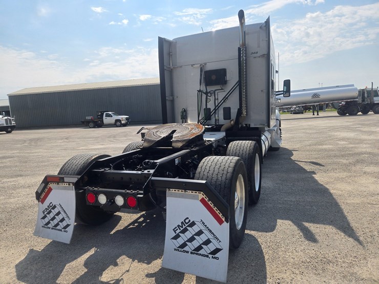 2018-kenworth-t680-image-15