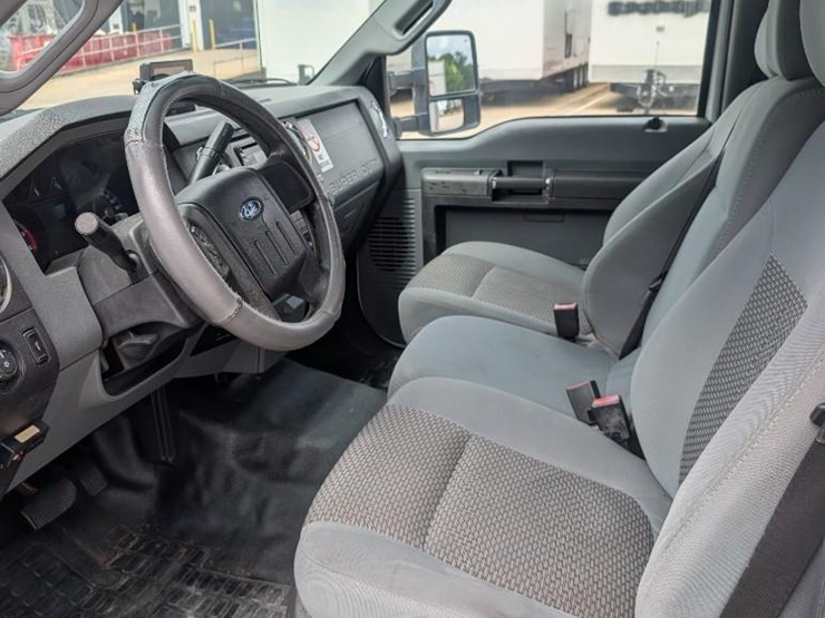 2012-ford-f550-image-5
