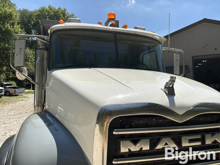 2003-mack-granite-cv713-image-19