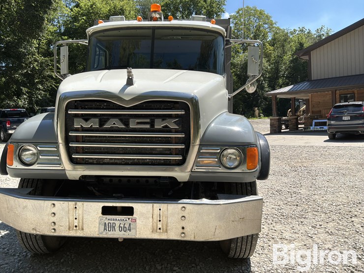 2003-mack-granite-cv713-image-13