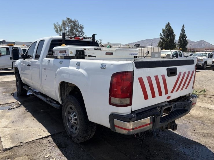 2012-gmc-sierra-3500-image-4