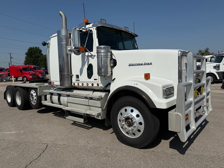 2012-western-star-4900-image-1